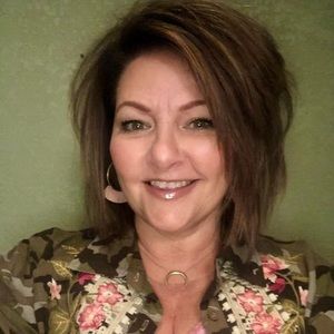 Meet your Posher, Carla